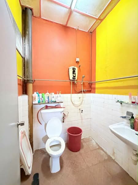 Rumah Teres 2 Tingkat untuk Dijual di Bandar Baru Uda (Johor Bahru) - Max Loh - Bathroom - PropertyGuru.com.my
