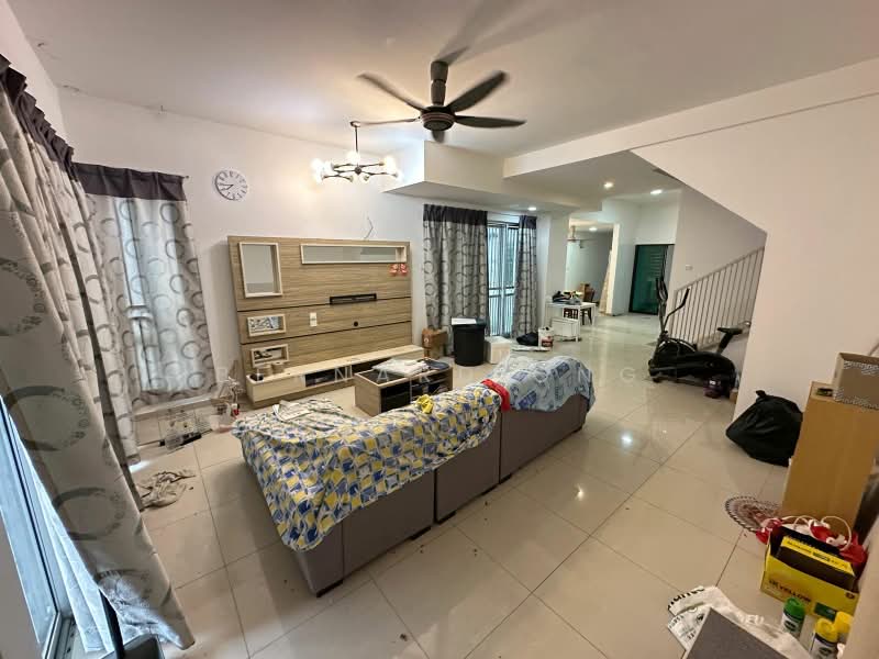 Rumah Teres 2 Tingkat untuk Dijual di Bandar Tasik Puteri (Rawang) - Bernard Ong - Living Room - PropertyGuru.com.my