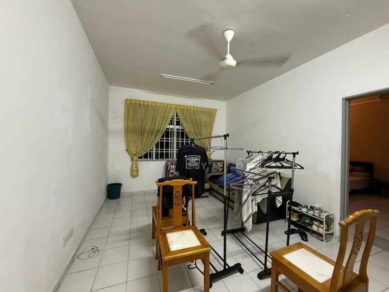 Pangsapuri untuk Dijual di Molek Ria - Sean Yeoh - Living Room - PropertyGuru.com.my