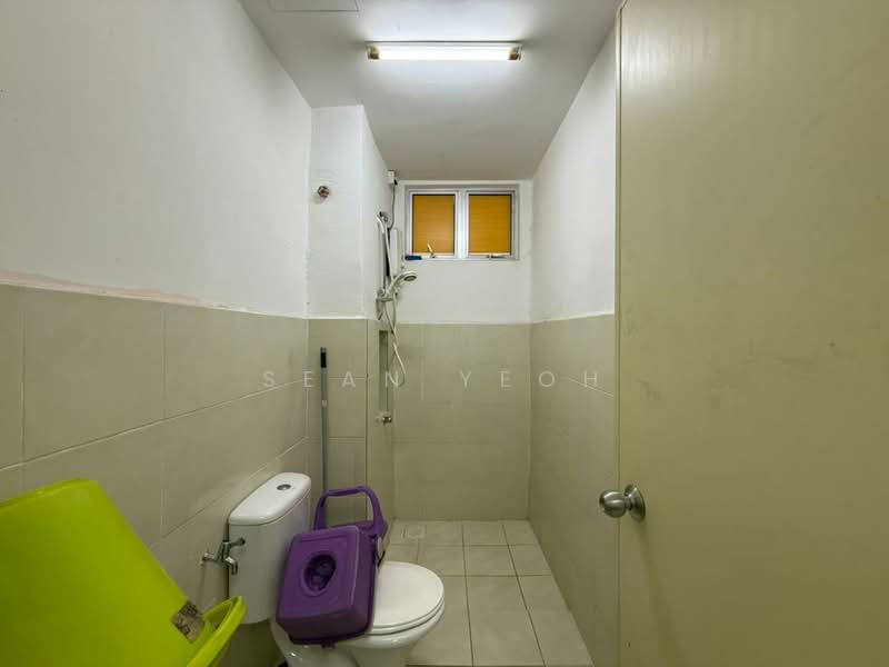 Pangsapuri untuk Dijual di Molek Ria - Sean Yeoh - Bathroom - PropertyGuru.com.my