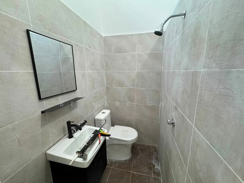 1-storey Terraced House for Sale in Taman Velox (Rawang) - Bernard Ong - Bathroom - PropertyGuru.com.my