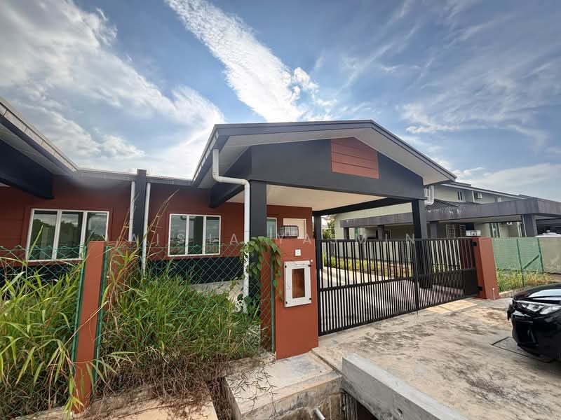 Semi-Detached House for Sale in Petra Jaya (Kuching) - Aisha Yasmin - PropertyGuru.com.my