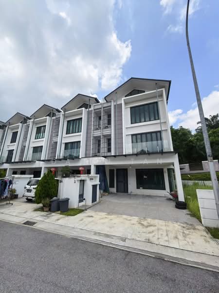 Rumah Teres 2-Tingkat untuk Dijual di Puchong (Selangor) - Daren Tan - Exterior - PropertyGuru.com.my