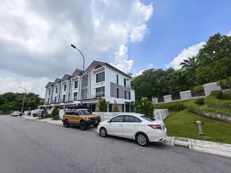 Rumah Teres 2-Tingkat untuk Dijual di Puchong (Selangor) - Daren Tan - Exterior - PropertyGuru.com.my