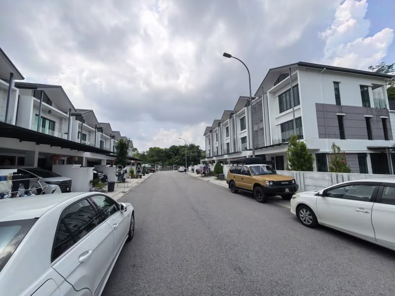 Rumah Teres 2-Tingkat untuk Dijual di Puchong (Selangor) - Daren Tan - Exterior - PropertyGuru.com.my