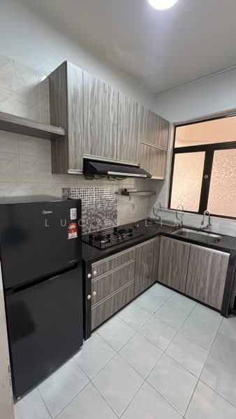 Kondominium untuk Disewa di Eden Seaview Condominium - Lucas Lim - Kitchen - PropertyGuru.com.my