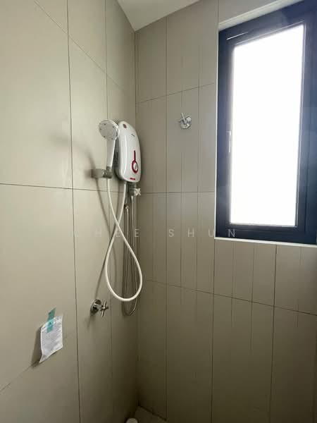 Kediaman Servis untuk Disewa di Kenwingston Skylofts - Chee Shun - Bathroom - PropertyGuru.com.my