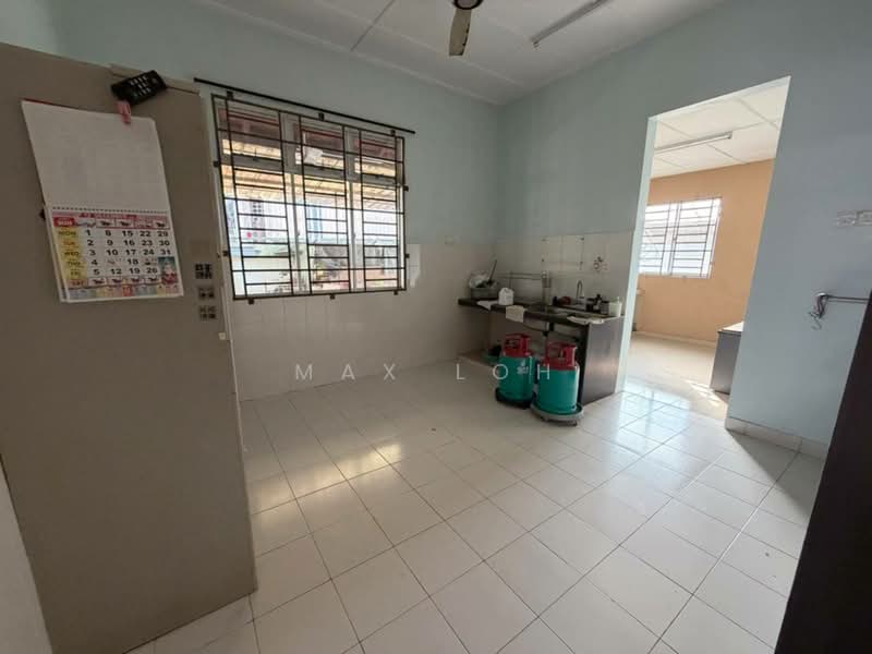 Rumah Teres 1-Tingkat untuk Dijual di Taman Pelangi Indah (Ulu Tiram) - Max Loh - Kitchen - PropertyGuru.com.my