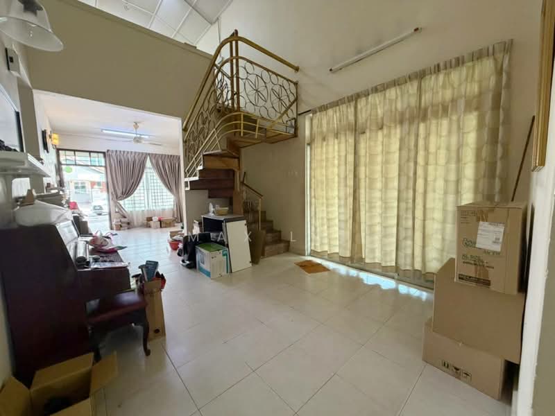 Rumah Teres 1-Tingkat untuk Dijual di Taman Pelangi Indah (Ulu Tiram) - Max Loh - Living Room - PropertyGuru.com.my