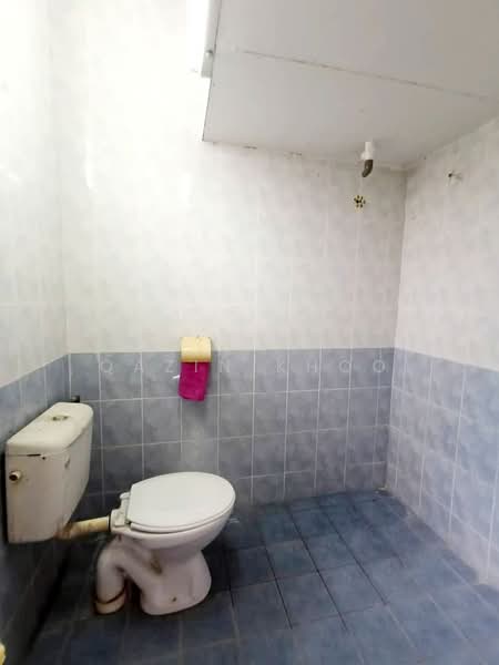 Pangsapuri untuk Disewa di Permai Lake View Apartment - Qazin Khoo - Bathroom - PropertyGuru.com.my