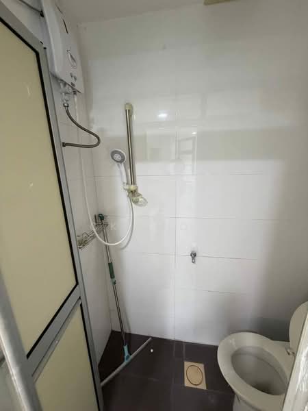 Kondominium untuk Disewa di The Straits View Condominium - Ck Leow - Bathroom - PropertyGuru.com.my