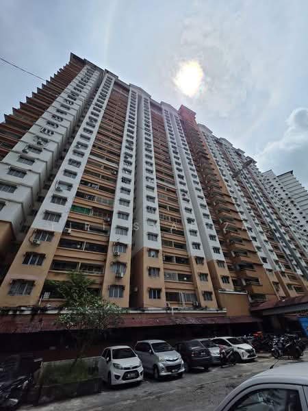 Pangsapuri untuk Dijual di Flora Damansara Apartment - Fifi Syafiza - Exterior - PropertyGuru.com.my