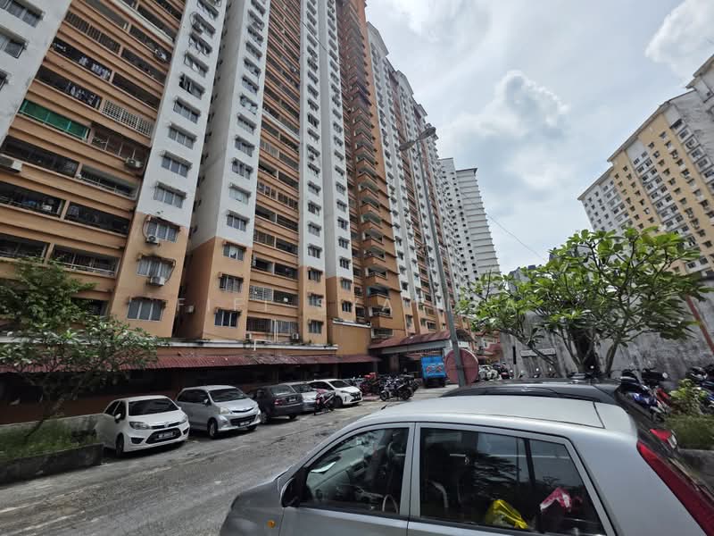 Pangsapuri untuk Dijual di Flora Damansara Apartment - Fifi Syafiza - Exterior - PropertyGuru.com.my