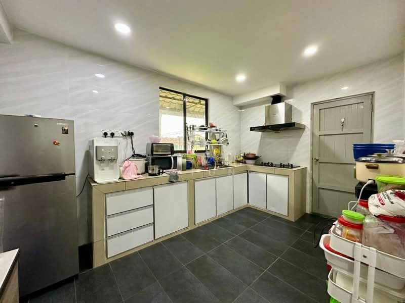 2-storey Terraced House for Rent in Taman Damai Jaya (Skudai) - YC Fung - Kitchen - PropertyGuru.com.my