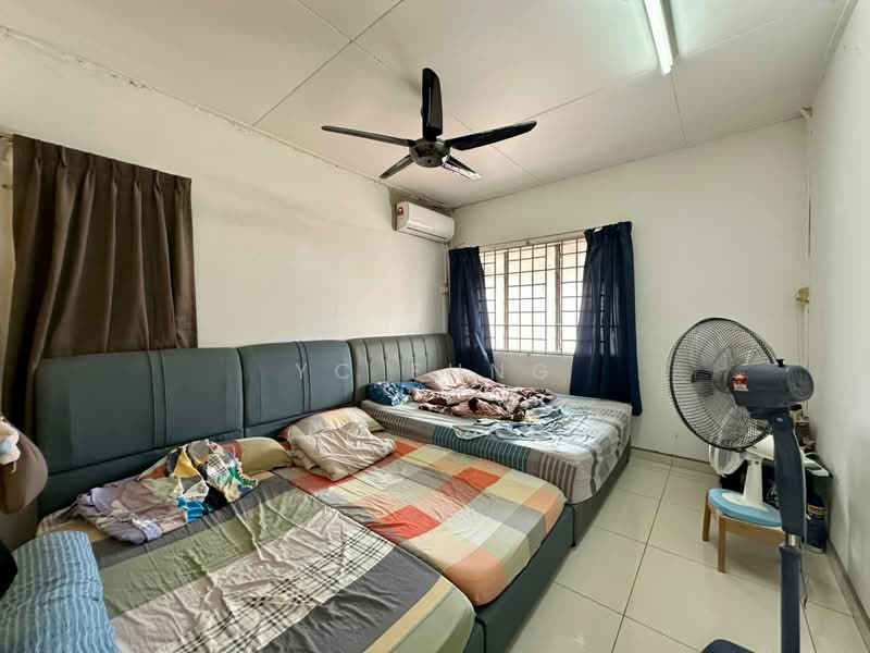 2-storey Terraced House for Rent in Taman Damai Jaya (Skudai) - YC Fung - Bedroom - PropertyGuru.com.my
