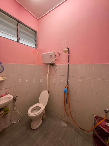 Terraced House for Sale in Kampung Padang Baru (Kuantan) - Idham Che'Ali - Bathroom - PropertyGuru.com.my