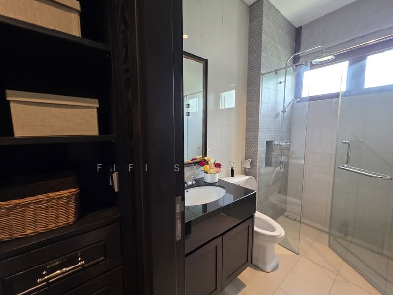 Semi-Detached House for Sale in Taman Sri Ukay (Ulu Kelang) - Fifi Syafiza - Bathroom - PropertyGuru.com.my