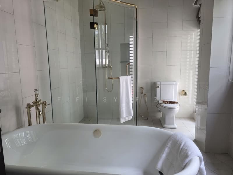 Semi-Detached House for Sale in Taman Sri Ukay (Ulu Kelang) - Fifi Syafiza - Bathroom - PropertyGuru.com.my