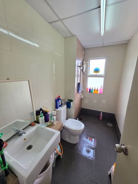 Kondominium untuk Dijual di The iResidence - KINKI CHAN - Bathroom - PropertyGuru.com.my