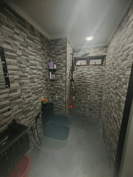 Kondominium untuk Disewa di The Wharf Residence - Kor Kok Tee - Bathroom - PropertyGuru.com.my