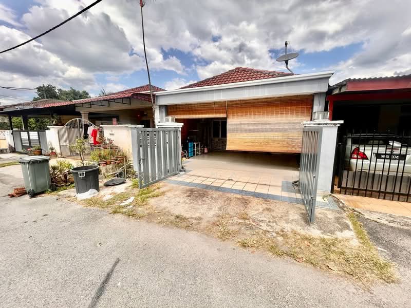 1-storey Terraced House for Sale in Batu 9 (Cheras) - Fauran Nawawi - PropertyGuru.com.my