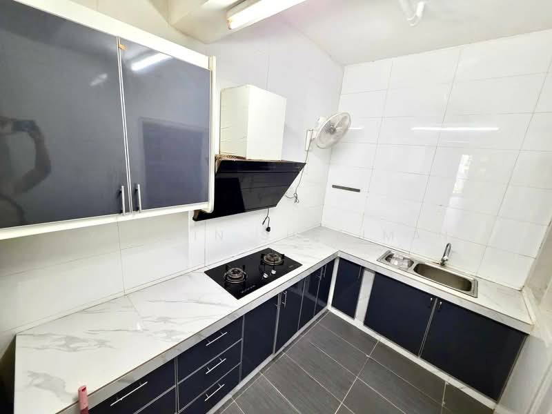 Condominium for Sale at Tiara Duta - Yasmin Sulaiman - Kitchen - PropertyGuru.com.my