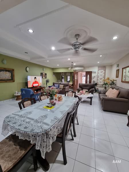 Rumah Teres 2 Tingkat untuk Dijual di Bandar Baru Bangi (Selangor) - Azrul Azwar Muhamad - Living Room - PropertyGuru.com.my