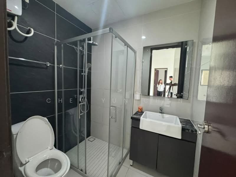Kondominium untuk Disewa di Lovell @ Country Garden Danga Bay - Chew Yun Chan - Bathroom - PropertyGuru.com.my