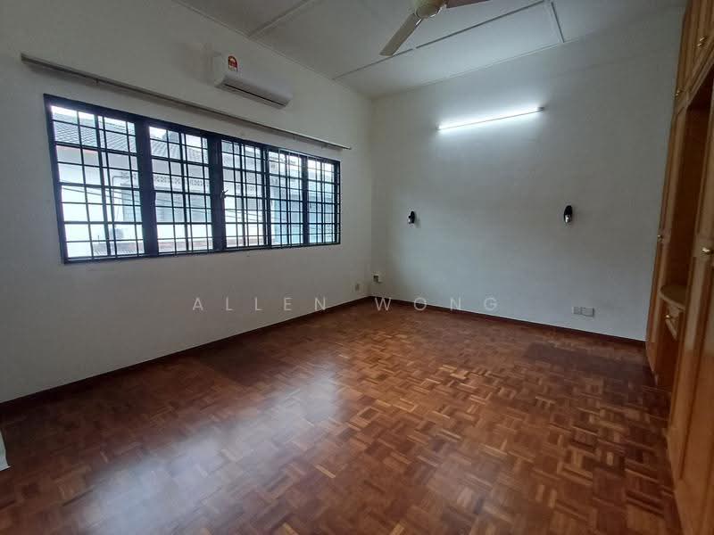 2-storey Terraced House for Rent in SS2 (Petaling Jaya) - Allen Wong - Master Bedroom - PropertyGuru.com.my