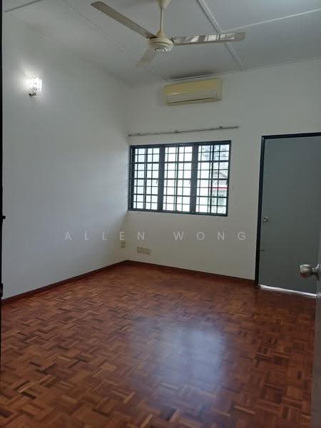 2-storey Terraced House for Rent in SS2 (Petaling Jaya) - Allen Wong - Third Bedroom - PropertyGuru.com.my