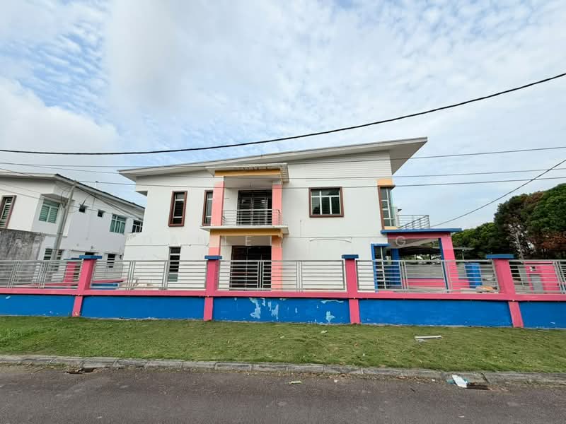 Rumah Teres 2-Tingkat untuk Dijual di Bandar Putra (Kulai) - Daniel Yong - Exterior - PropertyGuru.com.my