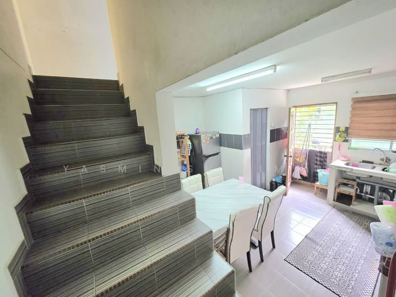 Rumah Teres 2-Tingkat untuk Dijual di Seksyen 18 (Shah Alam) - Yasmin Sulaiman - Kitchen - PropertyGuru.com.my