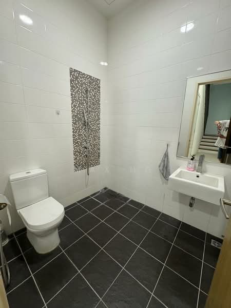 Rumah Berkembar untuk Dijual di Tanjung Bungah (Penang) - Max Ng - Bathroom - PropertyGuru.com.my