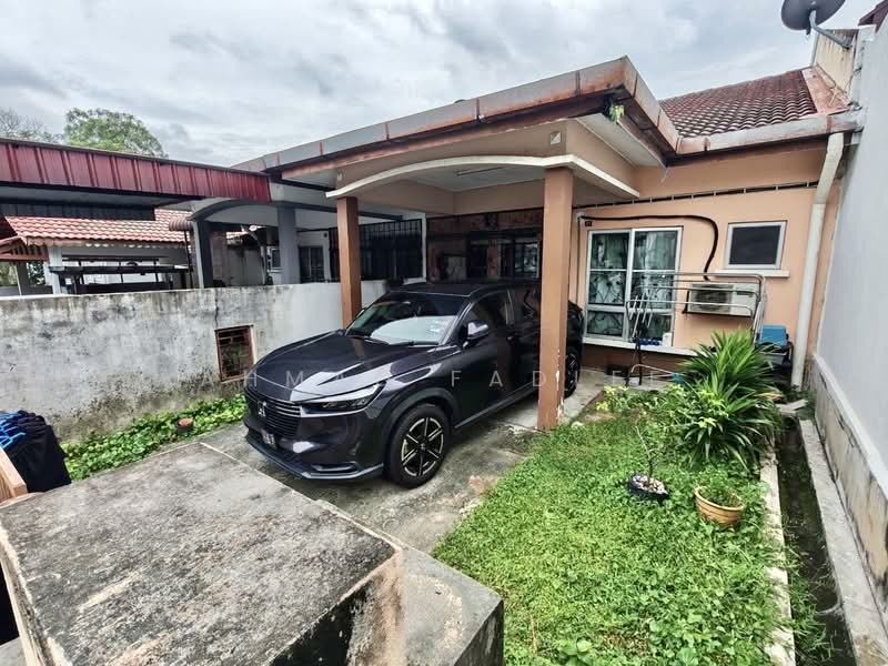 1-storey Terraced House for Sale in Taman Lestari Putra (Seri Kembangan) - Ahmad Fadlee - PropertyGuru.com.my