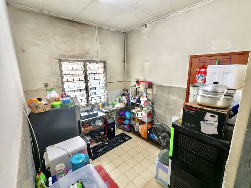 1-storey Terraced House for Sale in Taman Lestari Putra (Seri Kembangan) - Ahmad Fadlee - PropertyGuru.com.my