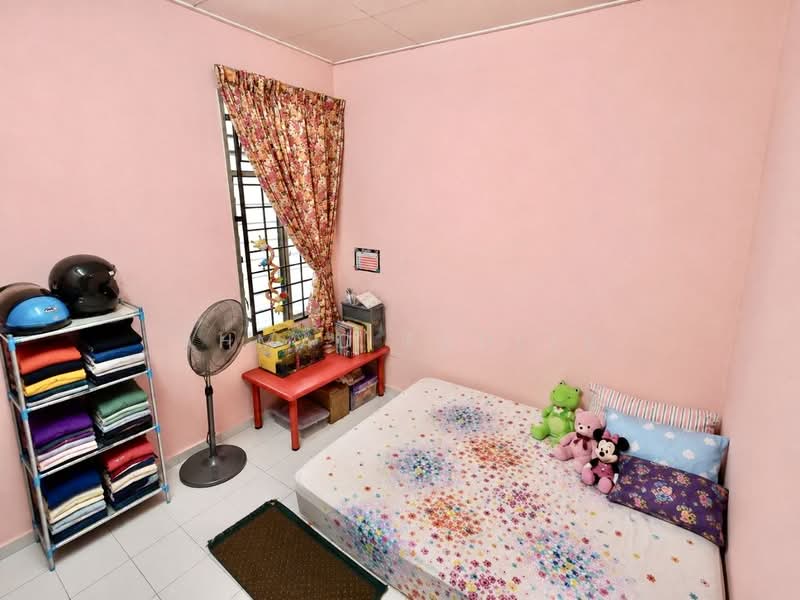 1-storey Terraced House for Sale in Taman Lestari Putra (Seri Kembangan) - Ahmad Fadlee - PropertyGuru.com.my