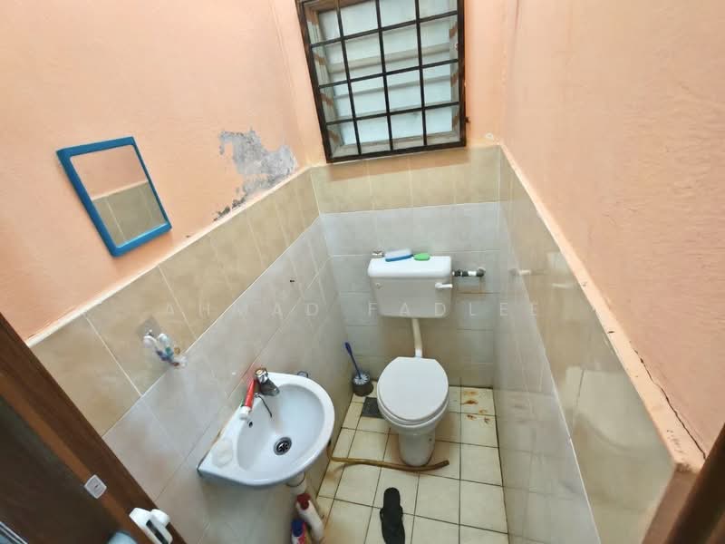 1-storey Terraced House for Sale in Taman Lestari Putra (Seri Kembangan) - Ahmad Fadlee - PropertyGuru.com.my