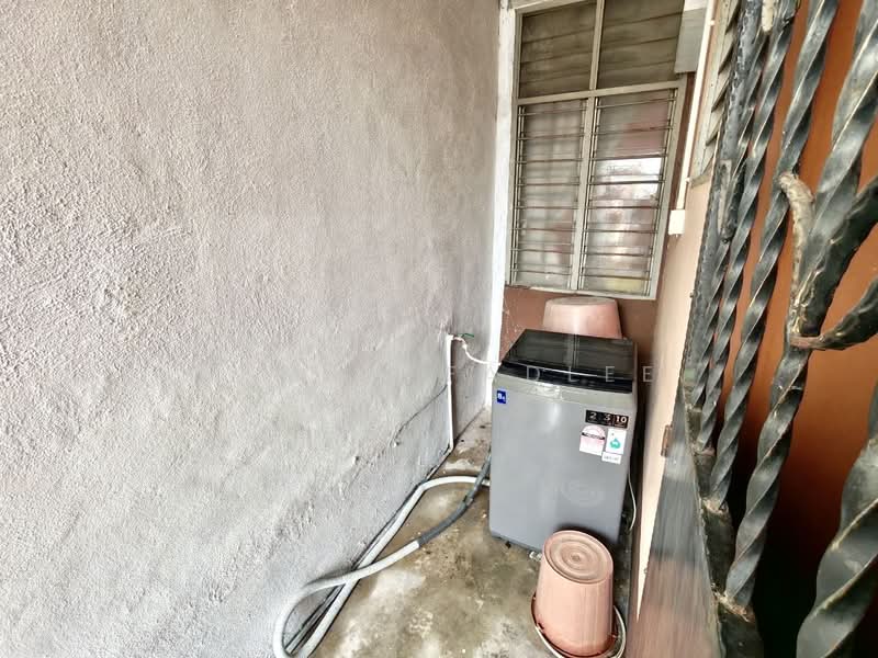 1-storey Terraced House for Sale in Taman Lestari Putra (Seri Kembangan) - Ahmad Fadlee - PropertyGuru.com.my