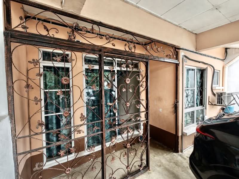 1-storey Terraced House for Sale in Taman Lestari Putra (Seri Kembangan) - Ahmad Fadlee - PropertyGuru.com.my