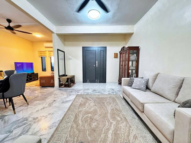 Rumah Teres 2 Tingkat untuk Dijual di Seksyen 27 (Shah Alam) - Hazeman Omar - Living Room - PropertyGuru.com.my