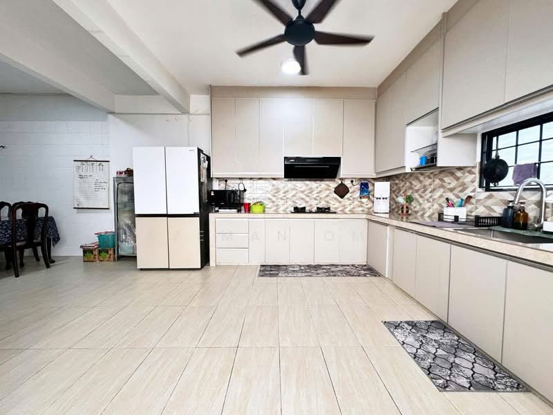 Rumah Teres 2 Tingkat untuk Dijual di Seksyen 27 (Shah Alam) - Hazeman Omar - Kitchen - PropertyGuru.com.my