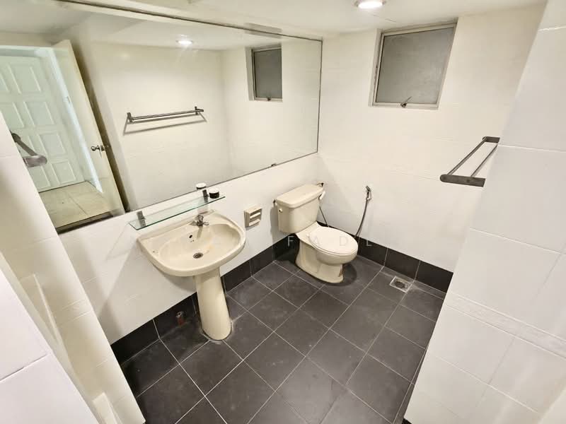 Kondominium untuk Dijual di Shang Villa - Ahmad Fadlee - PropertyGuru.com.my