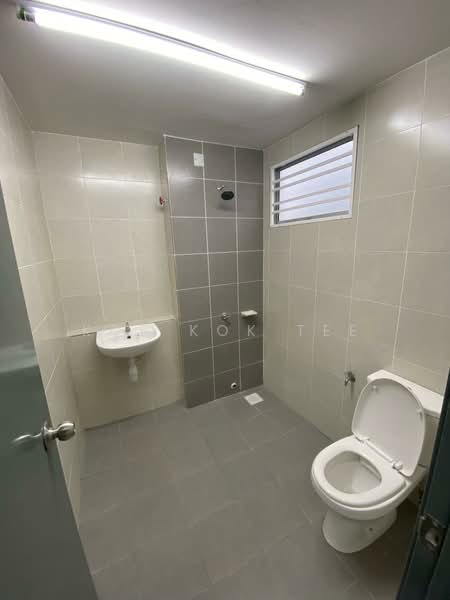 Rumah Teres 2-Tingkat untuk Disewa di Dengkil (Selangor) - Kor Kok Tee - Bathroom - PropertyGuru.com.my