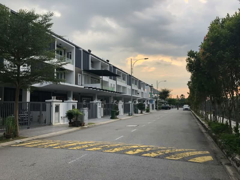 Rumah Berkembar untuk Dijual di Taman Taming Indah 2 (Bandar Sungai Long) - Erik Oh - Exterior - PropertyGuru.com.my