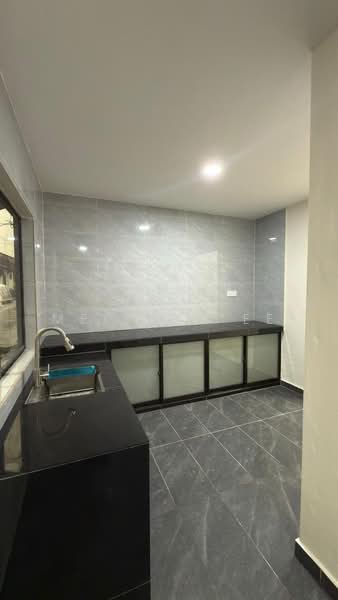 Rumah Teres 1-Tingkat untuk Dijual di Taman Sri Putri (Kulai) - Melinda Ee - Kitchen - PropertyGuru.com.my
