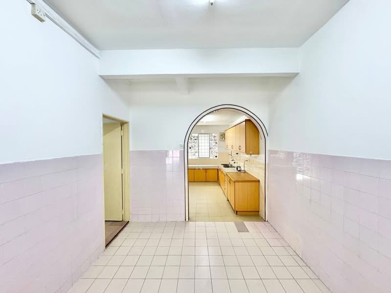 2-storey Terraced House for Sale in Taman Bukit Permai (Kajang) - Hazeman Omar - Kitchen - PropertyGuru.com.my