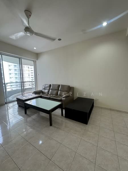 Kondominium untuk Dijual di Coastal Tower - Muaz Azizan - Living Room - PropertyGuru.com.my