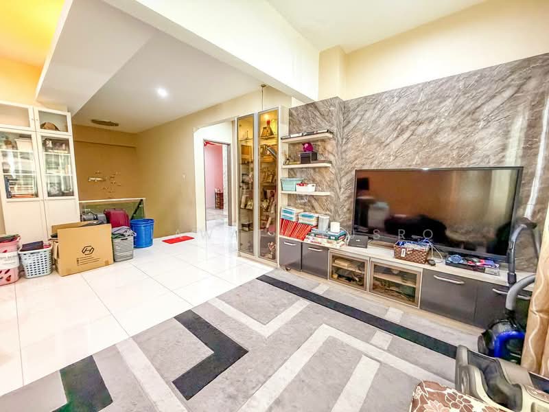 Rumah Kluster untuk Dijual di D'Kayangan (Shah Alam) - Salawati Busro - Living Room - PropertyGuru.com.my