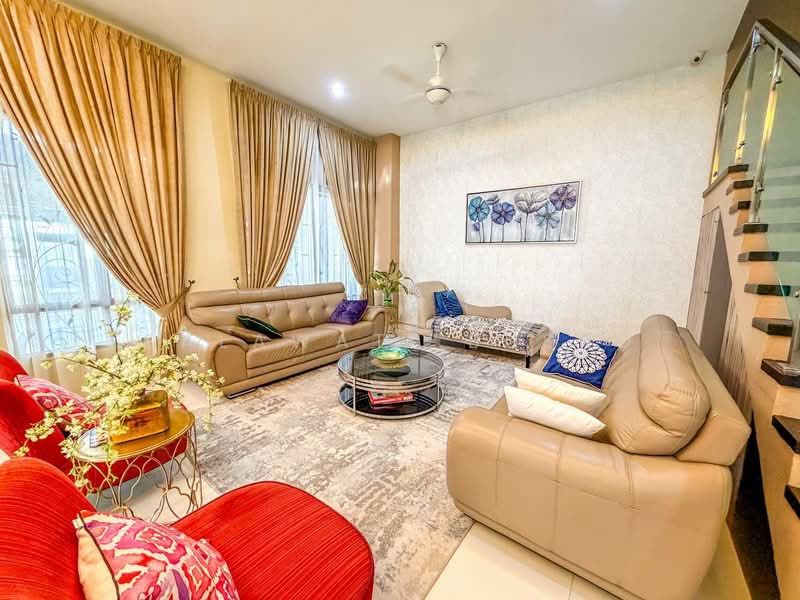 Rumah Kluster untuk Dijual di D'Kayangan (Shah Alam) - Salawati Busro - Living Room - PropertyGuru.com.my