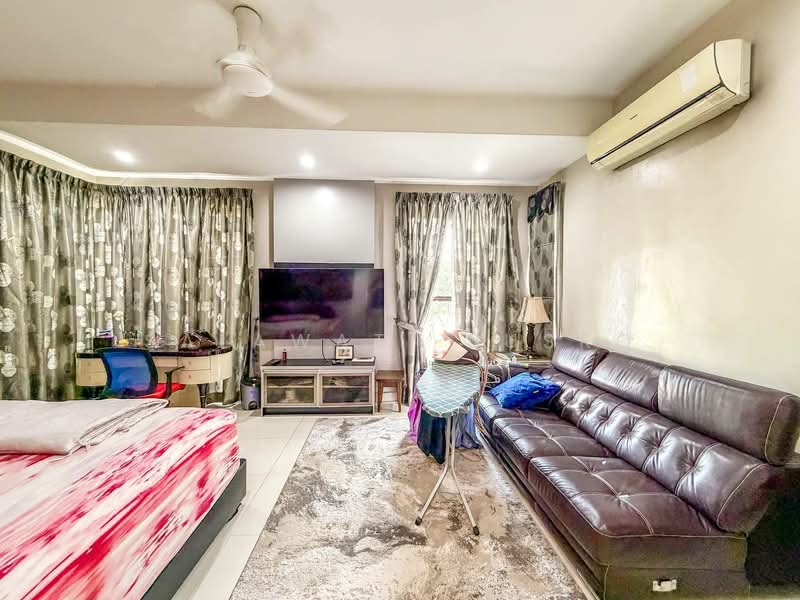 Rumah Kluster untuk Dijual di D'Kayangan (Shah Alam) - Salawati Busro - Living Room - PropertyGuru.com.my